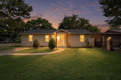 /international/us/910-s-chatfield-street-ennis-tx-110108166196/