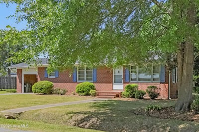 /international/us/610-w-church-street-beulaville-nc-110107475029/