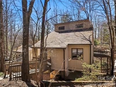 /international/us/14-cedarwood-drive-asheville-nc-110106500587/