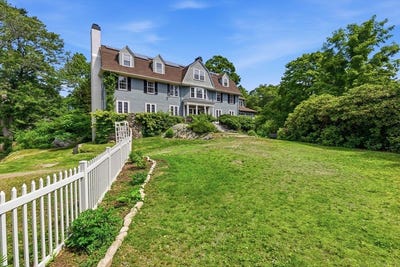 /international/us/852-hale-st-beverly-ma-110106280053/