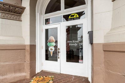 /international/us/301-w-main-street-radford-va-110105906583/