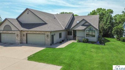 /international/us/109-teton-court-mankato-mn-110103259397/