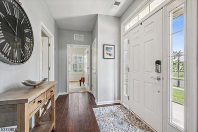 /international/us/10-sloan-road-raritan-twp-nj-110101256414/