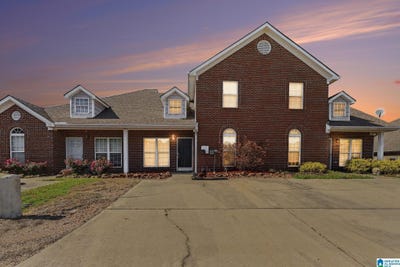 /international/us/176-waterford-lake-drive-calera-al-110107352558/