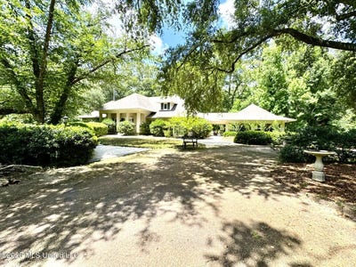 /international/us/35-scotland-drive-natchez-ms-110108714732/