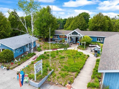/international/us/10331-water-street-sister-bay-wi-110097692884/?lang=en