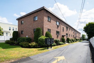 /international/us/146-willow-street-waltham-ma-110107434622/