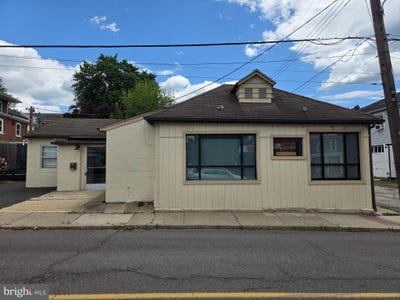 /international/us/318-state-street-pottstown-pa-110108415898/