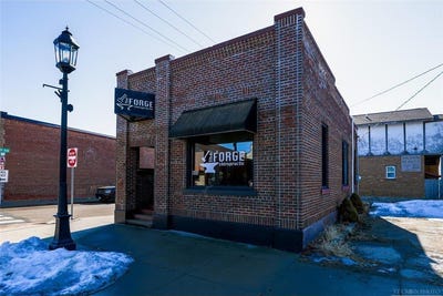 /international/us/900-main-street-baldwin-wi-110105919813/