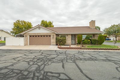 /international/us/1090-e-700-s-st-george-ut-110120041860/