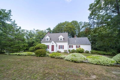 /international/us/4-ambleside-drive-falmouth-ma-110101257374/