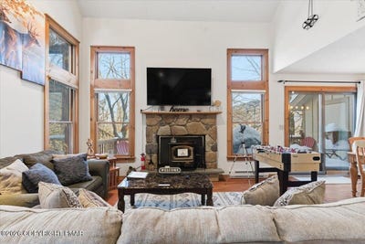 /international/us/393-vista-drive-tannersville-pa-110105258865/