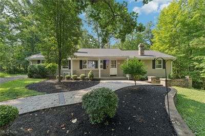 /international/us/5071-wiltshire-road-north-royalton-oh-110100799579/