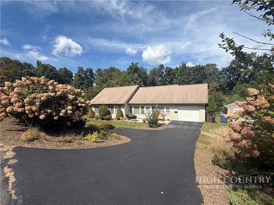 /international/us/122-forest-oak-lane-jefferson-nc-110120062102/