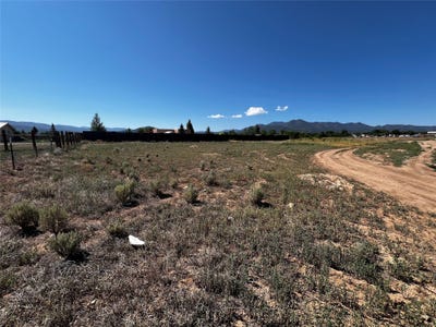/international/us/camino-de-corazon-ranchos-de-taos-nm-110110137353/