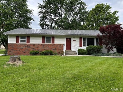 /international/us/316-loomis-lane-carlinville-il-110107956242/