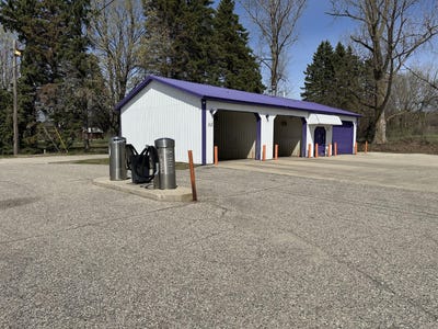 /international/us/556-n-state-shelby-mi-110107439401/