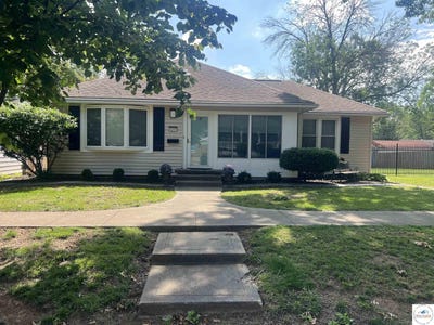 /international/us/1217-s-sneed-avenue-sedalia-mo-110108827609/