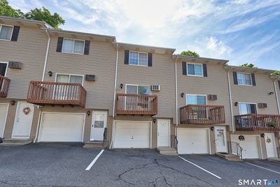 /international/us/3211-e-main-street-waterbury-ct-110108653120/?lang=it