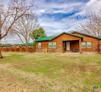 /international/us/231-n-state-highway-95-yoakum-tx-110102690436/