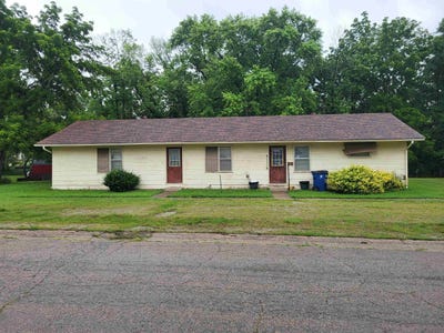 /international/us/112-n-elm-st-eureka-ks-110100245764/