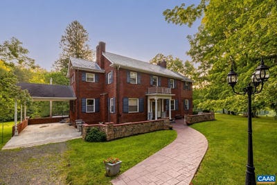 /international/us/2492-stable-rd-hillsville-va-110109299071/