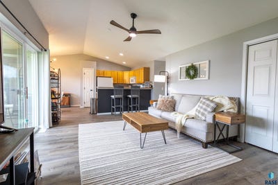 /international/us/7035-w-56th-st-sioux-falls-sd-110108190923/