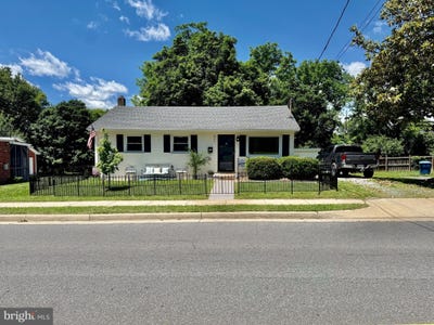 /international/us/311-s-buckmarsh-street-berryville-va-110105839373/