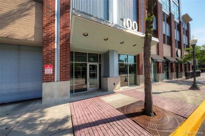 /international/us/100-w-5th-st-royal-oak-mi-110107987385/
