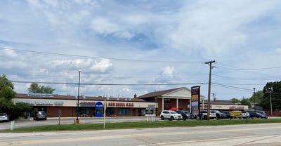 /international/us/634-w-algonquin-road-des-plaines-il-110107461756/