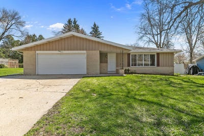 /international/us/813-minerva-street-horicon-wi-110108344082/