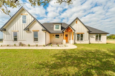 /international/us/161-helton-drive-granbury-tx-110119986582/