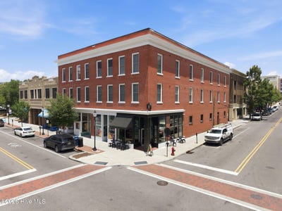 /international/us/304-n-front-street-wilmington-nc-110108770558/
