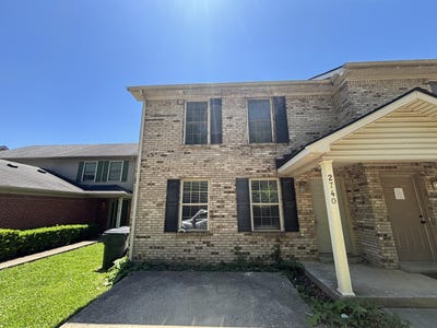 /international/us/2740-hayden-park-lane-lexington-ky-110107996301/