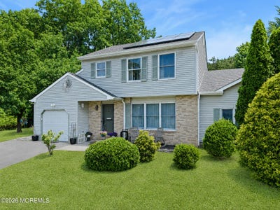 /international/us/28-maypink-lane-howell-nj-110108916299/