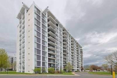 /international/us/8809-w-golf-road-niles-il-110107614661/