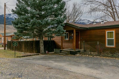 /international/us/114-yellowstone-street-gardiner-mt-110104018920/