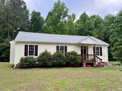 /international/us/825-nottoway-ave-blackstone-va-110108280154/
