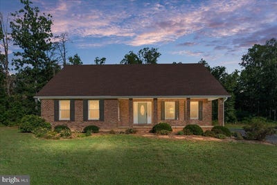 /international/us/215-thomas-drive-middletown-va-110100772774/