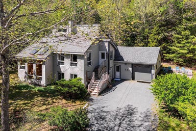 /international/us/108-otter-creek-drive-mount-desert-me-110108468201/