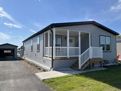 /international/us/5-sandpiper-lane-beecher-il-110108683740/