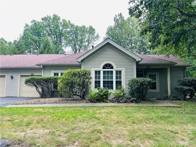 /international/us/15-woodland-chase-boulevard-unit-15-niles-oh-110101431803/