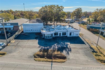 /international/us/212-w-highway-54-camdenton-mo-110103361819/