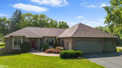/international/us/15261-dodge-ave-clear-lake-ia-110100623618/