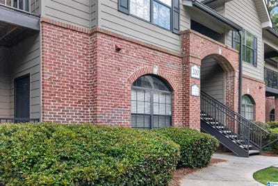 /international/us/203-sterling-oaks-drive-hoover-al-110108844710/