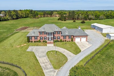 /international/us/2842-goodes-ferry-rd-south-hill-va-110107487418/