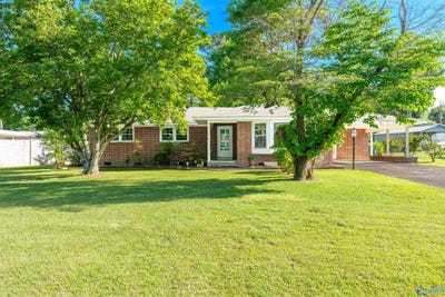 /international/us/103-rivermont-drive-sheffield-al-110107381037/