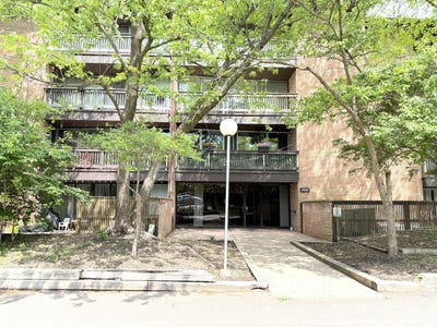 /international/us/5500-hillcrest-lane-lisle-il-110108232625/