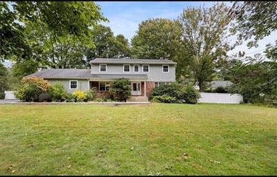 /international/us/240-plainview-road-woodbury-ny-110108077957/