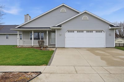 /international/us/607-s-2nd-st-cedar-grove-wi-110107392596/